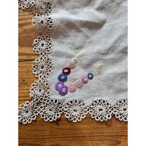 Vintage Linen Table scarf Hand Embroidered Floral Lace Trim Square Decor‎ 28x28